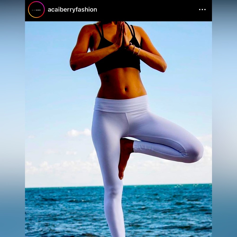 2 For 1 White Brazilian Butt Push-Up Gym/Yoga Leggings from Acai Berry Fashion